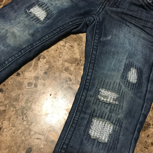 Toddler distressed jeans SOLD - Picture 3 of 3